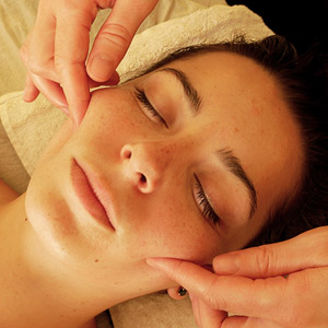 Formation Kobido Toulouse et environs – Massage facial japonais - niveau 2 Formation Kobido Toulouse – Massage facial japonais - niveau 2 - Variantes de manœuvres adaptées aux différentes morphologies de visage